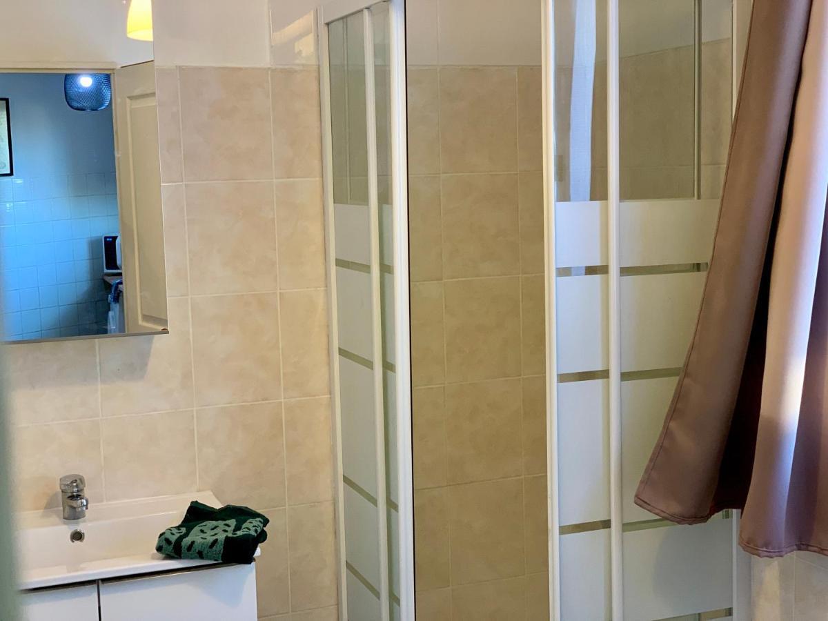 Superbe Appartement Avec Parking Gratuit Sur Place Saint-Denis  Exteriör bild